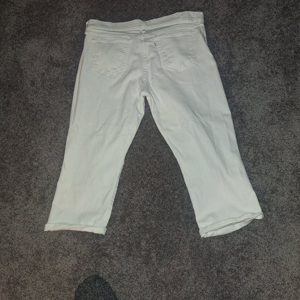Levi Strauss White Cropped Pants - Picture 2 of 2